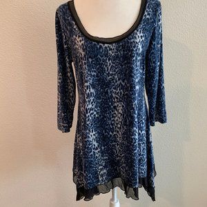 Mezmerize Tunic in Blue Animal print Large